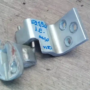 MERCEDES VITO 96- Jobb első alsó ajtózsanér bontott alkatrész Gyors szállítás