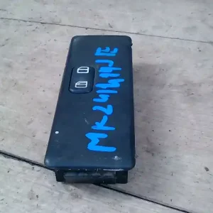 MERCEDES VITO 96- Jobb első ablakemelő kapcsoló bontott alkatrész Alacsony ár