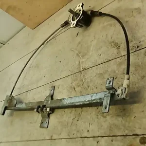 Rendeld meg most MERCEDES VITO 96- Jobb első ablakemelő szerkezet mechanikus bontott alkatrész