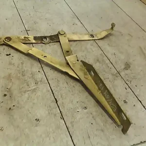 MERCEDES VITO 96- Motorháztető bal zsanér bontott alkatrész Újdonság