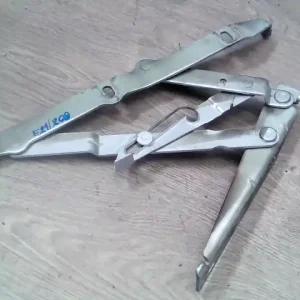 Szuper akció MERCEDES VITO 96- Motorháztető bal zsanér bontott alkatrész