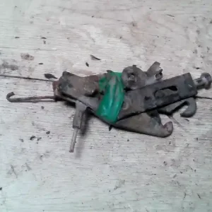 MERCEDES VITO 96- Motorháztető zár bontott alkatrész Ne maradj le