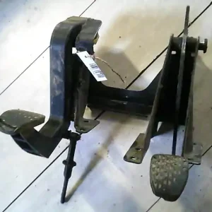 Ingyenes szállítás MERCEDES VITO 96- Pedálsor fék és kuplungpedál bontott alkatrész