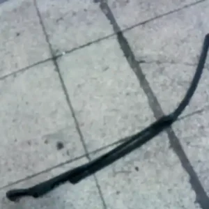 MERCEDES W220 S 320 CDI Ablaktörlő kar bal első bontott alkatrész Olcsóbb