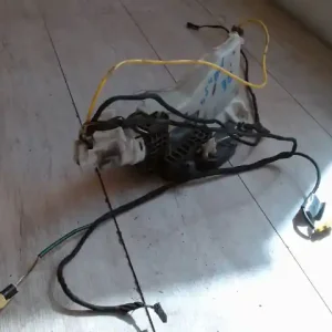 Olcsóbb MERCEDES W220 S 320 CDI Bal első ajtó zárszerkezet központi záras 4 ajtós bontott alkatrész