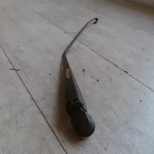 MITSUBISHI CARISMA 95.05-99.07 Ablaktörlő kar hátsó 5 ajtós bontott alkatrész Különleges ajánlat