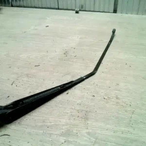 Árcsökkenés MITSUBISHI CARISMA 95.05-99.07 Ablaktörlő kar hátsó bontott alkatrész