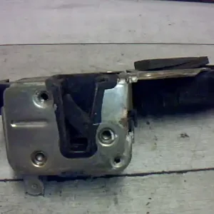 MITSUBISHI CARISMA 95.05-99.07 Bal első ajtó zárszerkezet központi záras központizárasbontott alkatrész Legkelendőbb