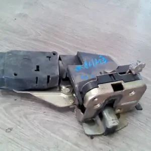 Biztonságos vásárlás MITSUBISHI CARISMA 95.05-99.07 Bal hátsó ajtó zárszerkezet központi záras bontott alkatrész