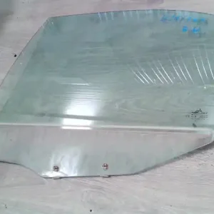 Gyors kiszállítás MITSUBISHI CARISMA 95.05-99.07 Bal hátsó ajtóüveg bontott alkatrész