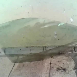 Exkluzív ajánlat MITSUBISHI CARISMA 95.05-99.07 Jobb első ajtóüveg bontott alkatrész