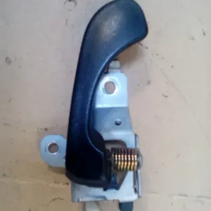 Árcsökkenés MITSUBISHI CARISMA 95.05-99.07 Jobb első belső kilincs bontott alkatrész