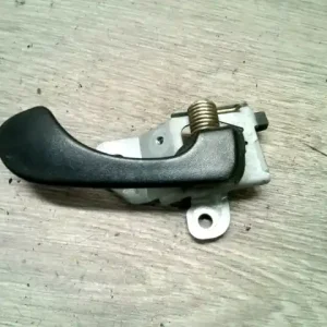 Népszerű MITSUBISHI CARISMA 95.05-99.07 Jobb első belső kilincs bontott alkatrész