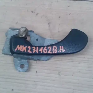 Szuper akció MITSUBISHI CARISMA 95.05-99.07 Bal hátsó belső kilincs bontott alkatrész