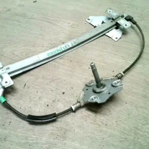 Olcsóbb MITSUBISHI CARISMA 95.05-99.07 Jobb hátsó ablakemelő szerkezet mechanikus bontott alkatrész