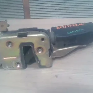 MITSUBISHI CARISMA 95.05-99.07 Jobb hátsó ajtó zárszerkezet központi záras 5 ajtós bontott alkatrész Olcsóbb