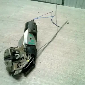 MITSUBISHI CARISMA 95.05-99.07 Jobb hátsó ajtó zárszerkezet központi záras bontott alkatrész Újdonság