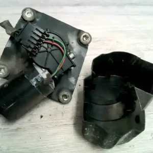 Prémium MITSUBISHI CARISMA 99.08- Ablaktörlő motor első bontott alkatrész