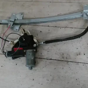 Szezonális akció MITSUBISHI CARISMA 99.08- Bal első ablakemelő szerkezet elektromos bontott alkatrész