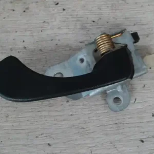 Korlátozott ajánlat MITSUBISHI CARISMA 99.08- Jobb hátsó belső kilincs bontott alkatrész