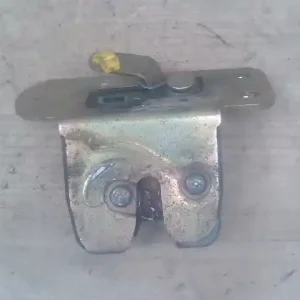 Alacsony ár MITSUBISHI CARISMA 99.08- Csomagtér ajtó zárszerkezet 5 ajtós bontott alkatrész