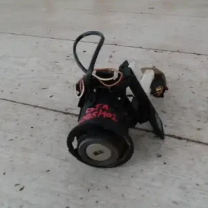 Gyors szállítás MITSUBISHI CARISMA 99.08- Csomagtérajtó dugózár bontott alkatrész