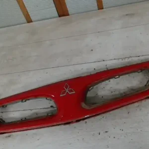 Exkluzív ajánlat MITSUBISHI CARISMA 99.08- Hűtőrács díszrács bontott alkatrész