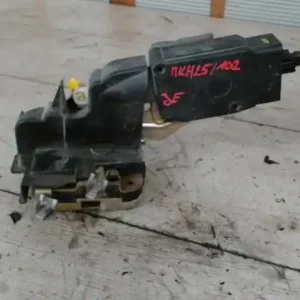 Kihagyhatatlan ajánlat MITSUBISHI CARISMA 99.08- Jobb első ajtó zárszerkezet központizáras bontott alkatrész