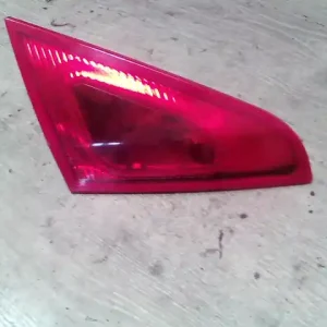 Biztonságos vásárlás MITSUBISHI COLT 04.04-08.09 Bal belső hátsó lámpa bontott alkatrész