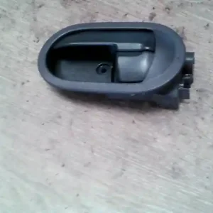 Nézd meg most MITSUBISHI COLT 04.04-08.09 Bal első belső kilincs bontott alkatrész