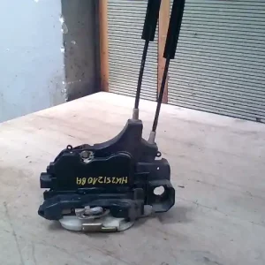 Ne maradj le MITSUBISHI COLT 04.04-08.09 Bal hátsó ajtó zárszerkezet központi záras 5 ajtós bontott alkatrész