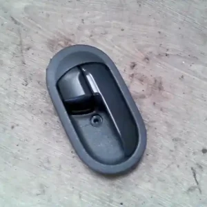 Vásárlói kedvenc MITSUBISHI COLT 04.04-08.09 Jobb első belső kilincs bontott alkatrész