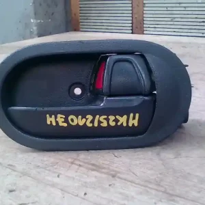 Különleges ajánlat MITSUBISHI COLT 04.04-08.09 Jobb hátsó belső kilincs 5 ajtós bontott alkatrész