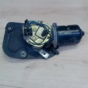 Utolsó esély MITSUBISHI COLT 86-89 Ablaktörlő motor első bontott alkatrész