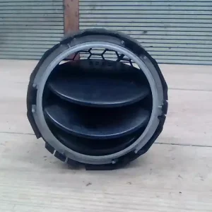 Legnépszerűbb MITSUBISHI COLT 04.04-08.09 Szellőző jobb bontott alkatrész