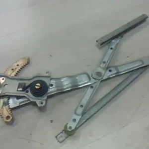 Rendeld meg most MITSUBISHI COLT 86-89 Jobb első ablakemelő szerkezet mechanikus 3 ajtósbontott alkatrész