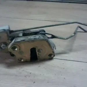 Expressz kézbesítés MITSUBISHI COLT 96-98 Bal első ajtó zárszerkezet mechanikus 3 ajtós bontott alkatrész