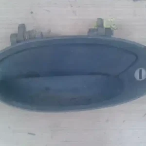 MITSUBISHI COLT 96-98 Bal első külső kilincs dugózárral, kulcs nélkül bontott alkatrész Olcsó