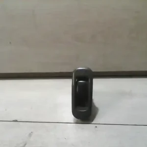 MITSUBISHI COLT 96-98 Jobb első ablakemelő kapcsoló bontott alkatrész Azonnali szállítás