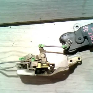 MITSUBISHI COLT 96-98 Jobb első ajtó zárszerkezet központizáras központizárasbontott alkatrész Olcsóbb