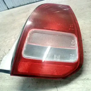 Vedd meg online MITSUBISHI COLT 96-98 Jobb hátsó lámpa 3 ajtós bontott alkatrész