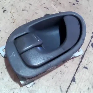 Árcsökkenés MITSUBISHI COLT 98-03 Bal első belső kilincs bontott alkatrész