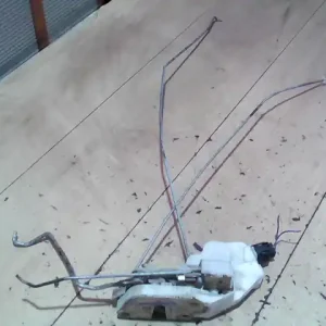 MITSUBISHI COLT 98-03 Jobb első ajtó zárszerkezet központizáras bontott alkatrész Expressz kézbesítés