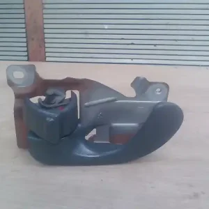 Árcsökkenés MITSUBISHI COLT 98-03 Bal első belső kilincs bontott alkatrész