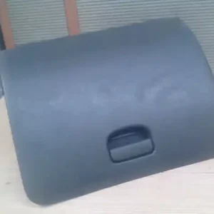 Szuper akció MITSUBISHI COLT 98-03 Kesztyűtartó bontott alkatrész