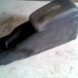 MITSUBISHI COLT 98-03 Könyöklő bontott alkatrész Ne maradj le