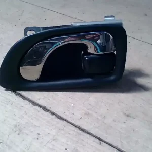 MITSUBISHI GALANT Bal első belső kilincs bontott alkatrész Prémium