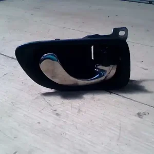 Biztonságos vásárlás MITSUBISHI GALANT Jobb első belső kilincs bontott alkatrész