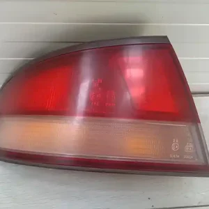 Akció MITSUBISHI GALANT 92.11-96.10 Bal külső hátsó lámpa bontott alkatrész