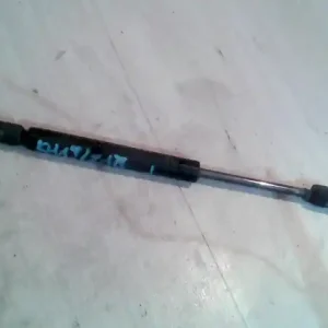 MITSUBISHI GALANT 92.11-96.10 Csomagtérajtó kitámasztó teleszkóp jobb 1.8ibontott alkatrész Korlátozott ajánlat